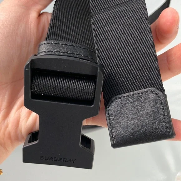 100% Authentic！Burberry Gray Belt Bag with Black Strap and Silver Zipper - Picture 7 of 12